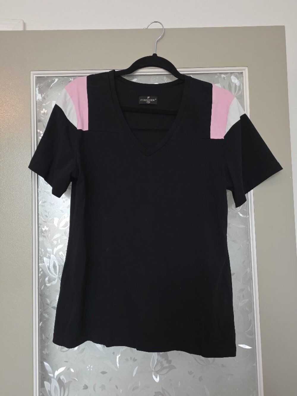 Black, Pink & White V Neck T-Shirt - Size 3XL